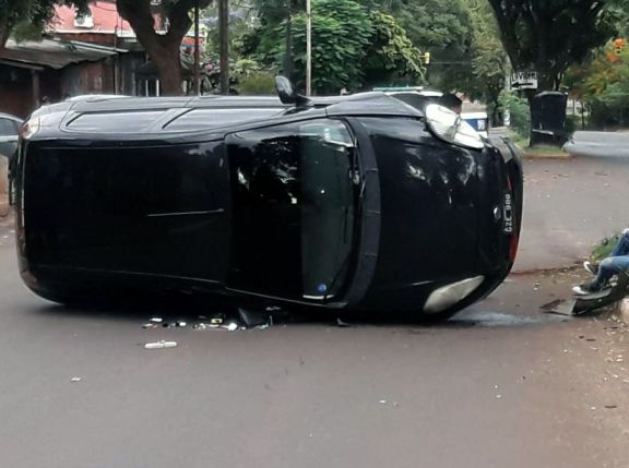 Otro despiste, otro vuelco en Villa Cabello Otro despiste, otro vuelco en Villa Cabello