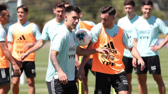 Argentina quiere cerrar el año con un triunfo ante Perú Argentina quiere cerrar el año con un triunfo ante Perú