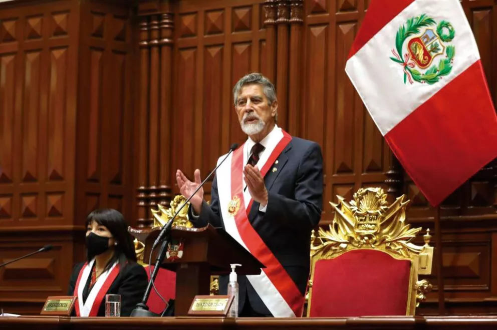 Sagasti juró como presidente de Perú