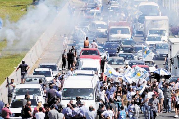Fuerte apoyo al gobierno en el Día de la Militancia Fuerte apoyo al gobierno en el Día de la Militancia