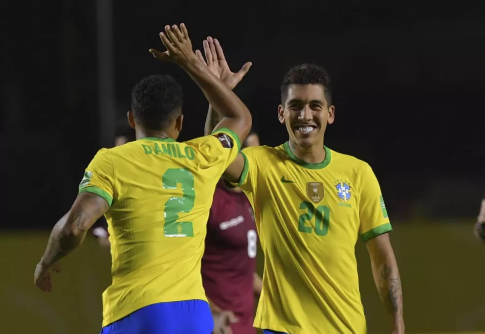 Brasil tuvo efectividad y sin sobresaltos superó a Uruguay en las eliminatorias