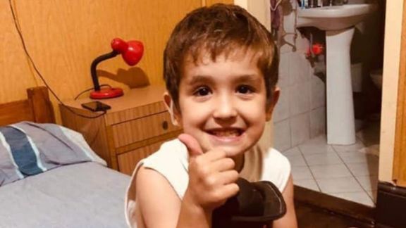 Tras intensa búsqueda en las redes León encontró sus audífonos Tras intensa búsqueda en las redes León encontró sus audífonos