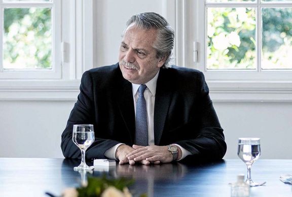 Fernández ratificó que entre enero y febrero podrían ser vacunadas 10 millones de personas Fernández ratificó que entre enero y febrero podrían ser vacunadas 10 millones de personas