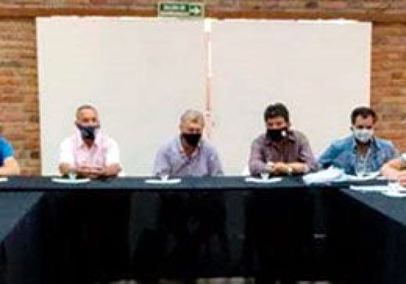 Productores e intendentes piden resolver la intrusión Productores e intendentes piden resolver la intrusión