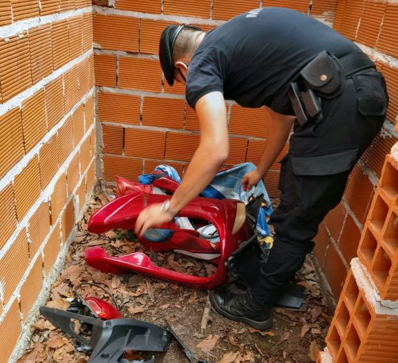 Oculta en una vivienda hallaron una moto robada y desguazada Oculta en una vivienda hallaron una moto robada y desguazada