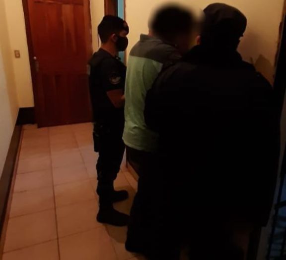 Dos Hermanas: amenazó a su vecina con un arma de fuego y terminó detenido Dos Hermanas: amenazó a su vecina con un arma de fuego y terminó detenido