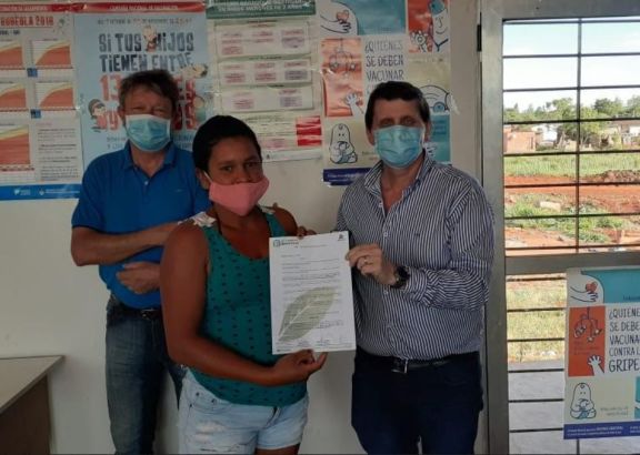 Familias del barrio Szczensny de Apóstoles recibieron permisos de ocupación Familias del barrio Szczensny de Apóstoles recibieron permisos de ocupación