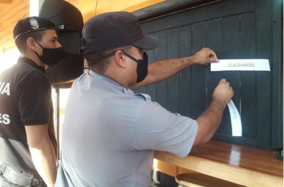 Andresito: clausuraron una cancha de paddle por incumplir con el protocolo sanitario Andresito: clausuraron una cancha de paddle por incumplir con el protocolo sanitario