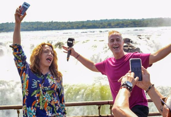 Marley y Lizy Tagliani visitaron Cataratas Marley y Lizy Tagliani visitaron Cataratas
