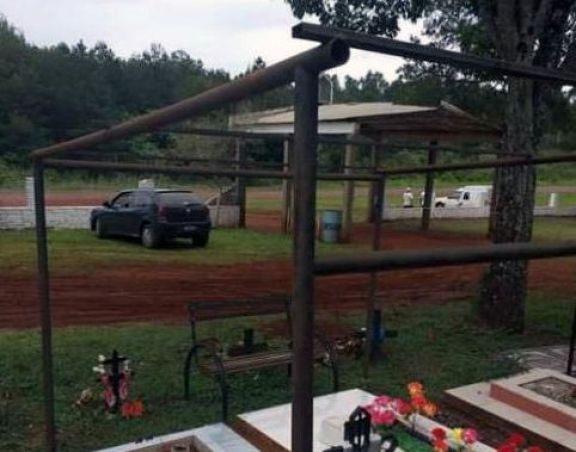 Denuncian robos y daños permanentes en el cementerio de Wanda Denuncian robos y daños permanentes en el cementerio de Wanda