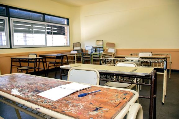 Padres se convocan para pedir el retorno de las clases presenciales Padres se convocan para pedir el retorno de las clases presenciales