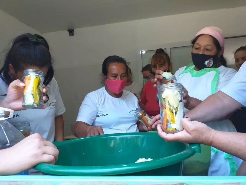 San Pedro: mujeres rurales se capacitaron en elaboración de envasados