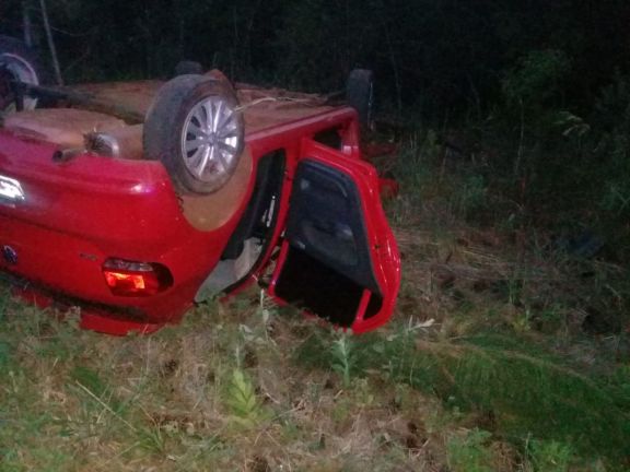 Despiste terminó con tres lesionados en Ruta Provincial 225 Despiste terminó con tres lesionados en Ruta Provincial 225