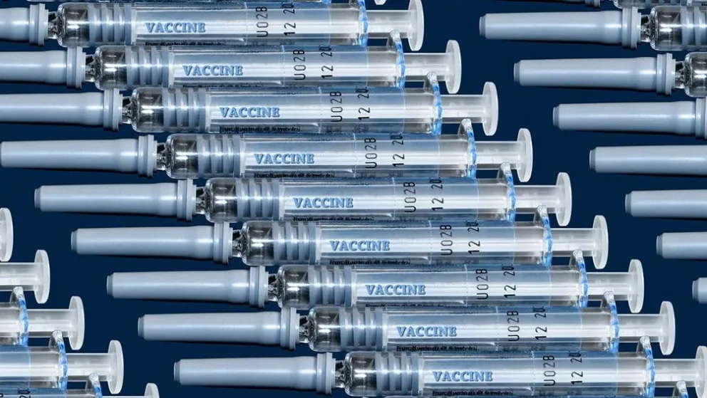 Prevén empezar la vacunación la primera quincena de enero