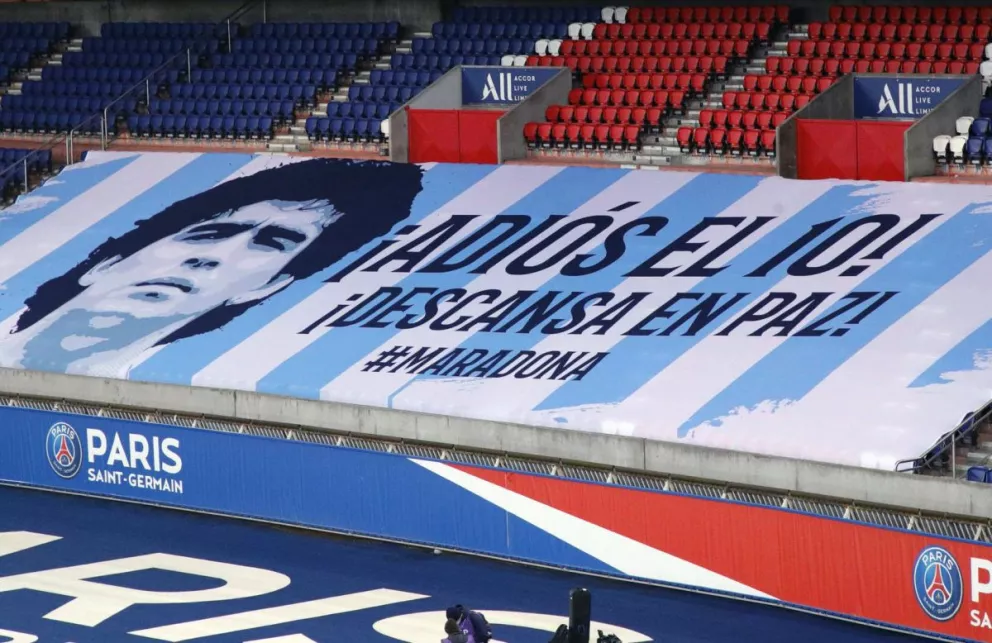 Maradona fue homenajeado en las principales ligas europeas de fútbol