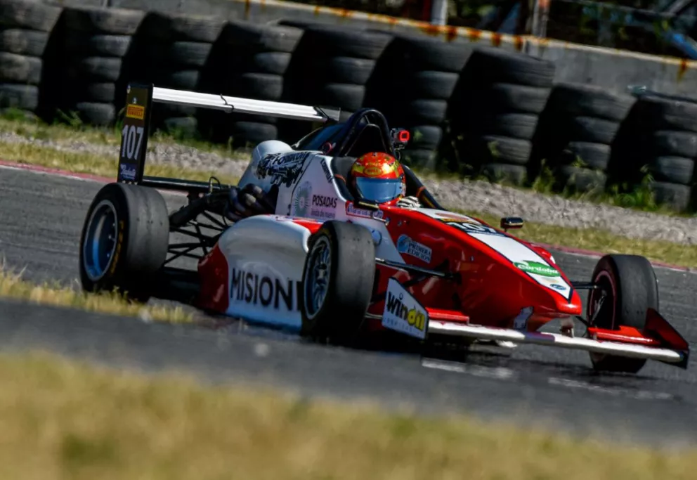 Fórmula Renault 2.0: Chiappella tuvo un sábado complicado por la lluvia