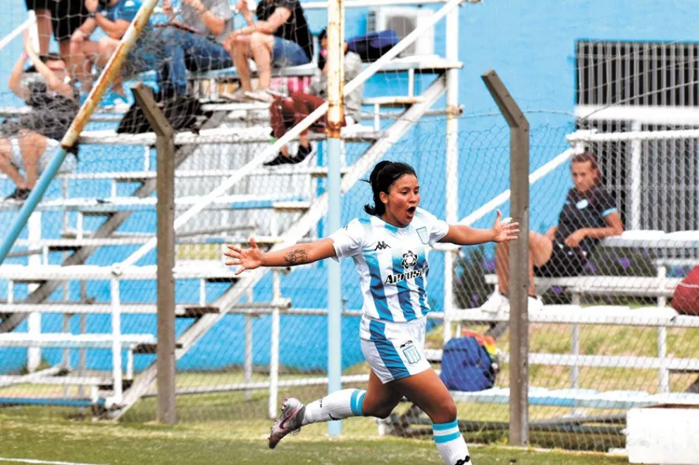 Fútbol femenino: Otazú, clave en la victoria de la Academia