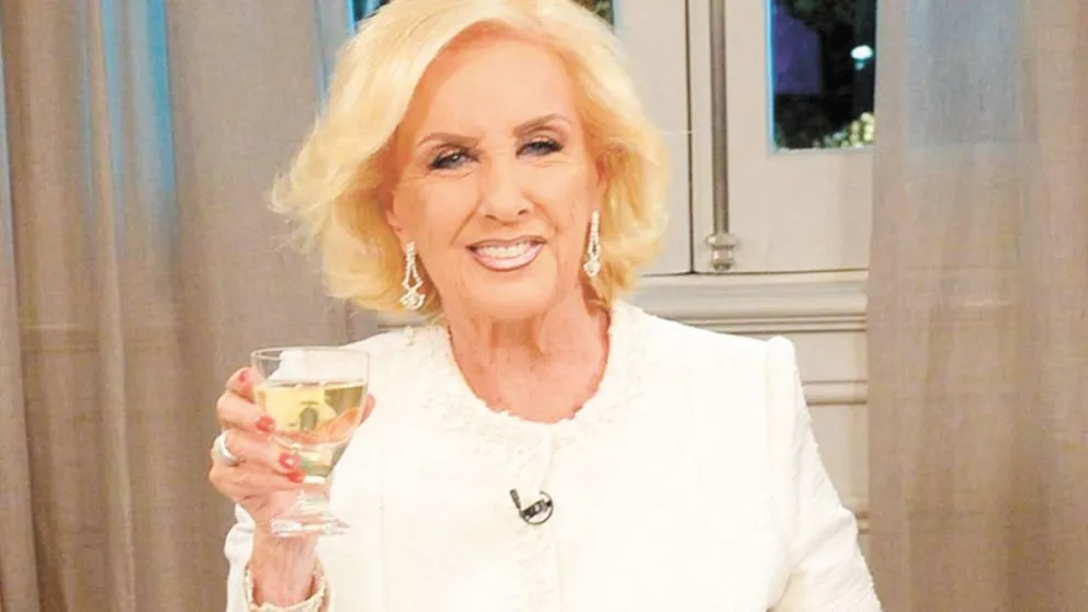 Mirtha vuelve a ocupar su lugar en la mesa