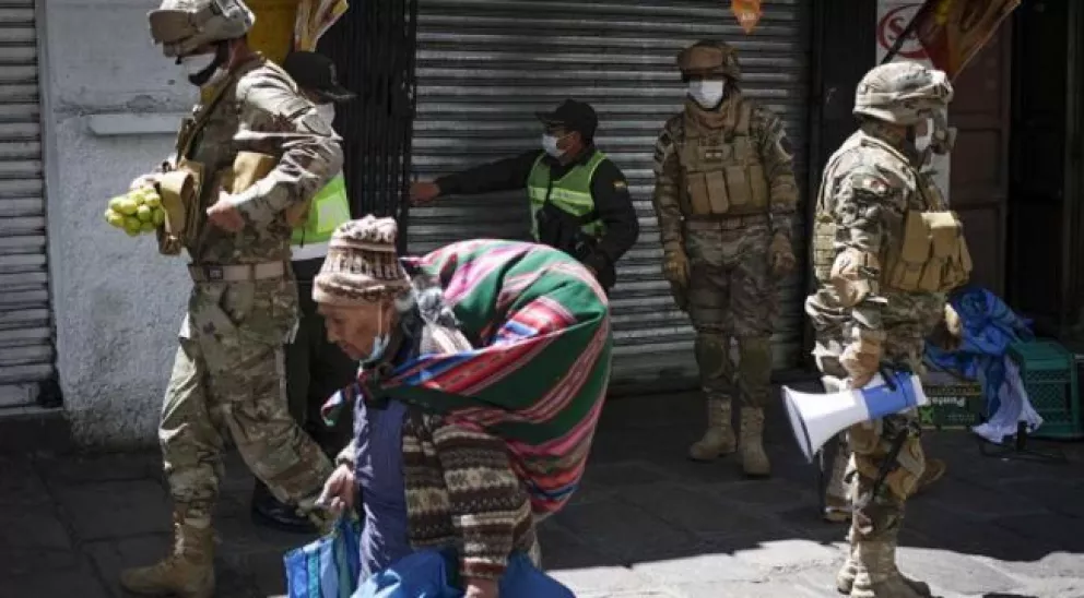 Bolivia suspende las restricciones por la pandemia y autoriza todas las actividades