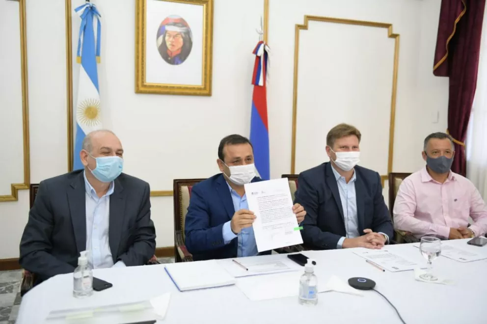 El Gobierno y Vialidad Nacional firmaron convenios para seguir avanzando en la autovía Posadas–Iguazú.