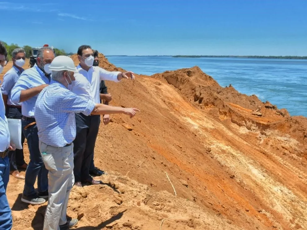 Valdés inauguró el inicio de obras de la primera etapa del Puerto de Ituzaingó