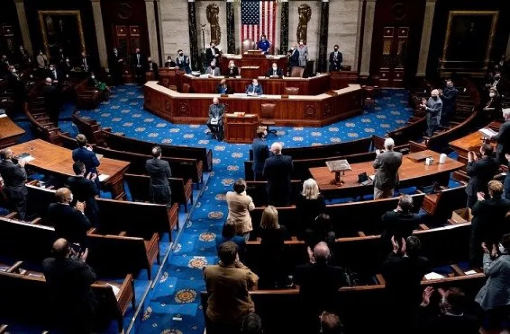 Tras el caos en el Capitolio, el Congreso de EEUU convalidó el triunfo de Biden