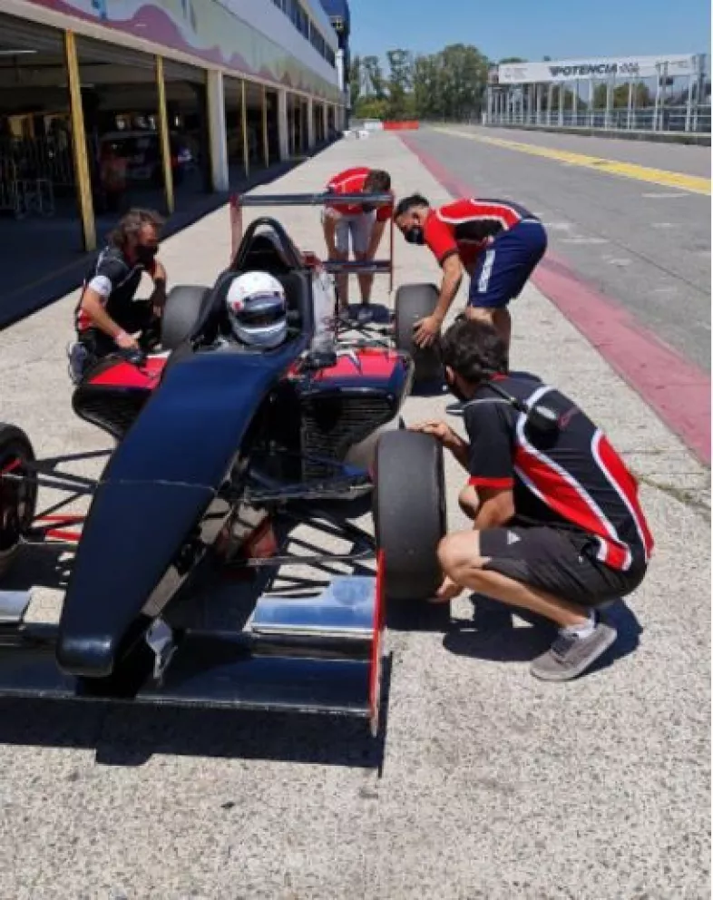 Grimaldi comenzó una semana de intensos entrenamientos con el Fórmula Renault 2.0