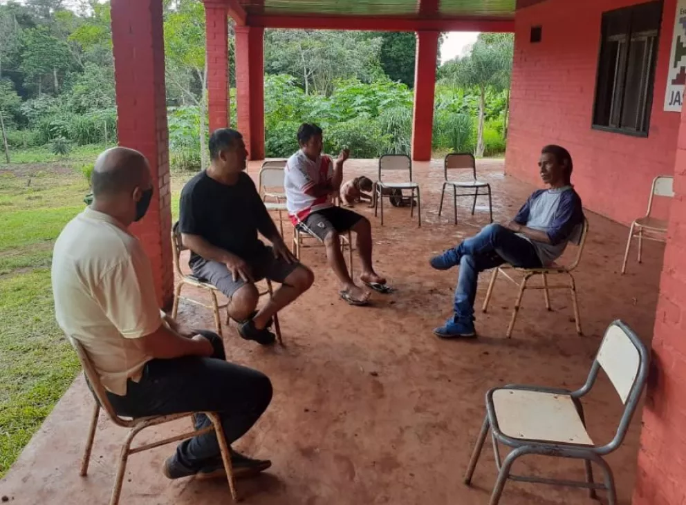 Buscan prevenir las adicciones en Yasy Porá con charlas y talleres  