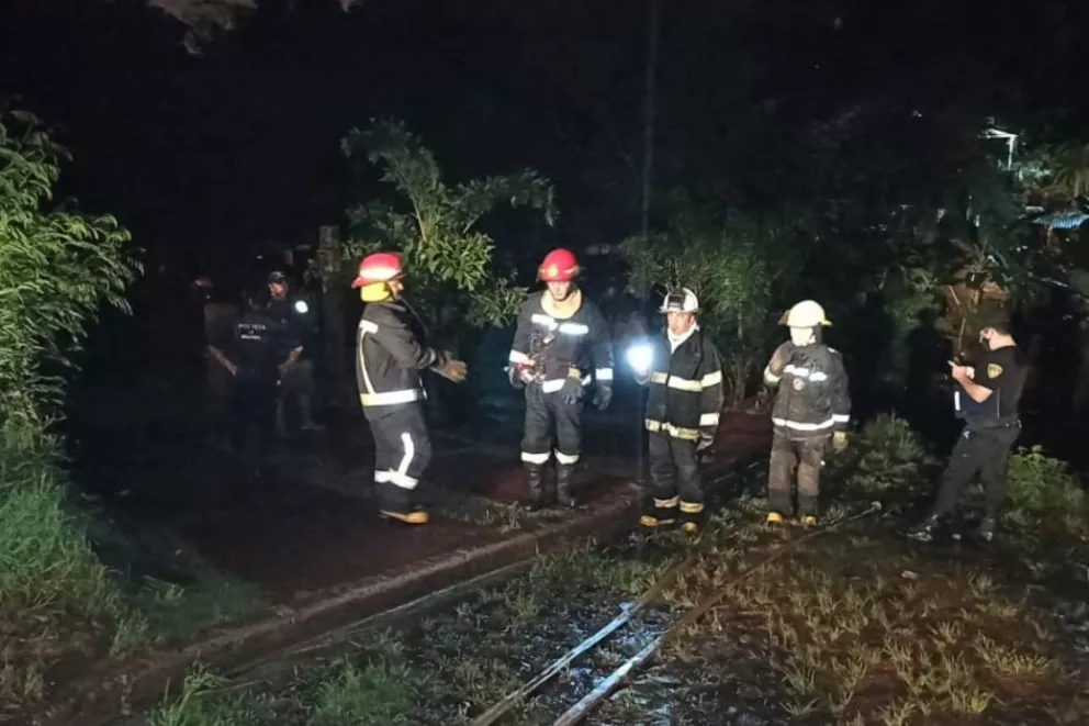 Iguazú: bomberos evitaron que una vivienda fuera consumida por las llamas