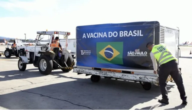 Brasil recibirá insumos para fabricar casi 9 millones de dosis de la vacuna china Brasil recibirá insumos para fabricar casi 9 millones de dosis de la vacuna china