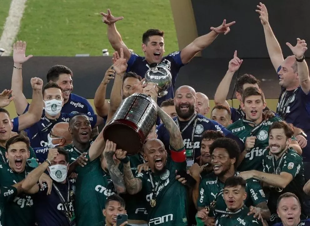Palmeiras derrotó a Santos sobre la hora y se consagró campeón de la Libertadores