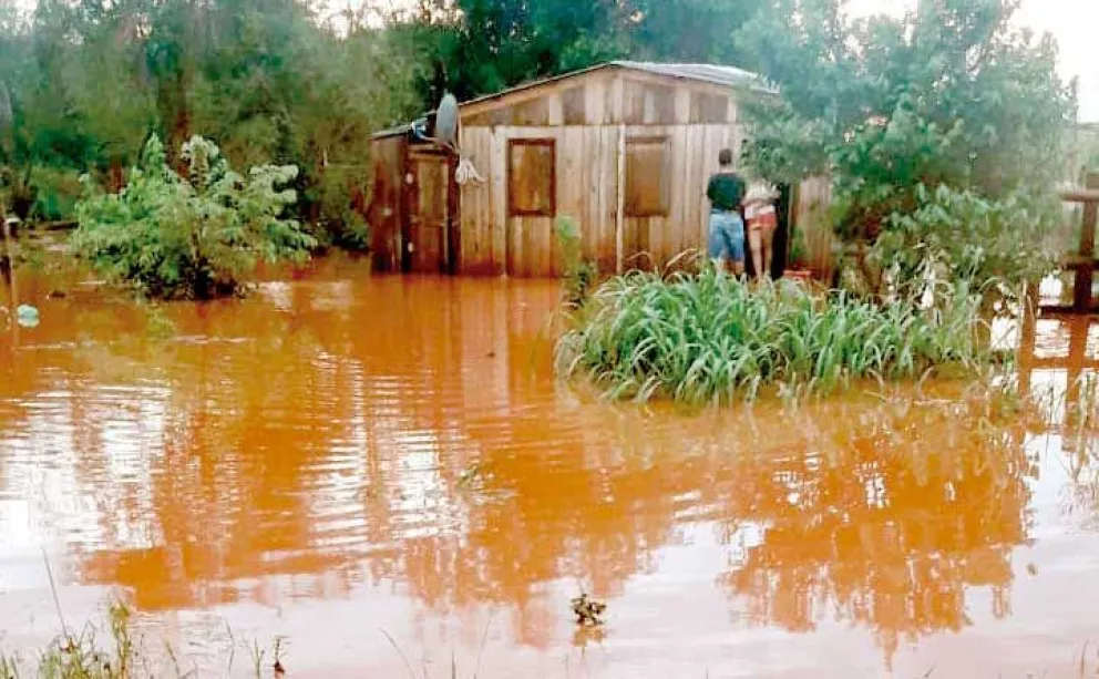 Barrios inundados  tras lluvias  en Apóstoles