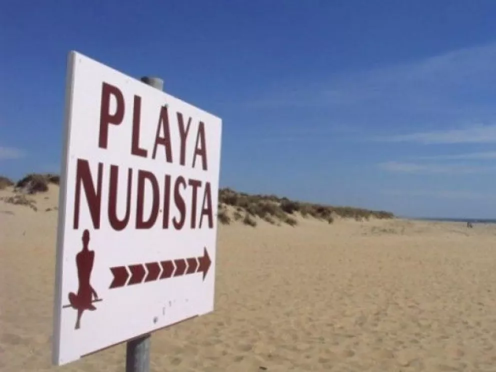 Muchos países del mundo, incluso Argentina, tiene playas nudistas. Foto: Web.