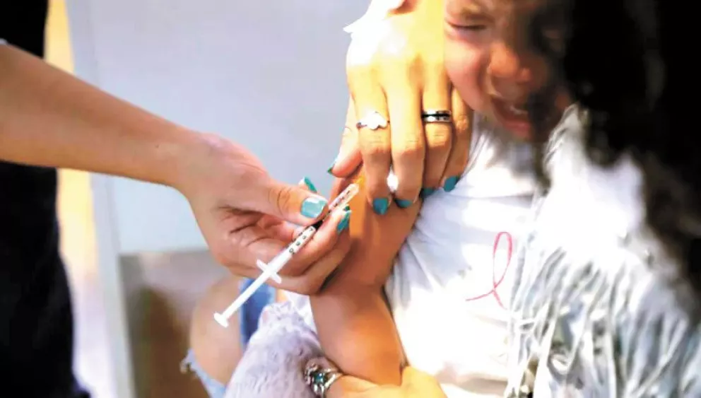 Alertan que cayó hasta un 50% la vacunación obligatoria en niños