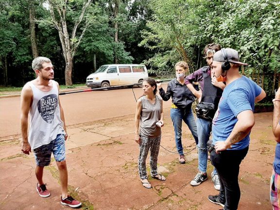 Un sueño y un libro de cabecera hacen posible la travesía litoral de Martín Un sueño y un libro de cabecera hacen posible la travesía litoral de Martín