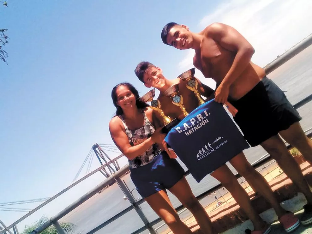 Con sólo 13 años, Arameo Azula fue subcampeón  en Corrientes, en su estreno en aguas abiertas