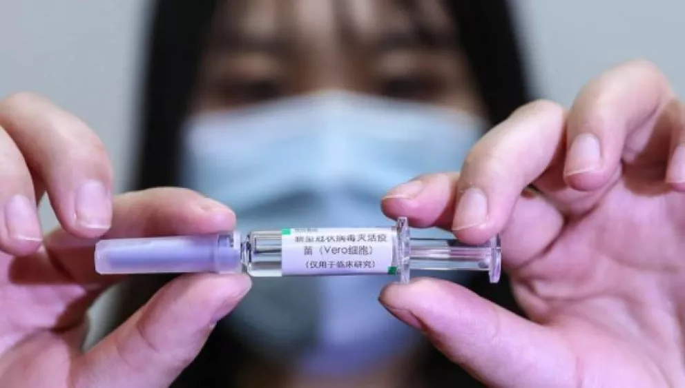Llega a Beijing el vuelo que traerá un millón de dosis de la vacuna Sinopharm