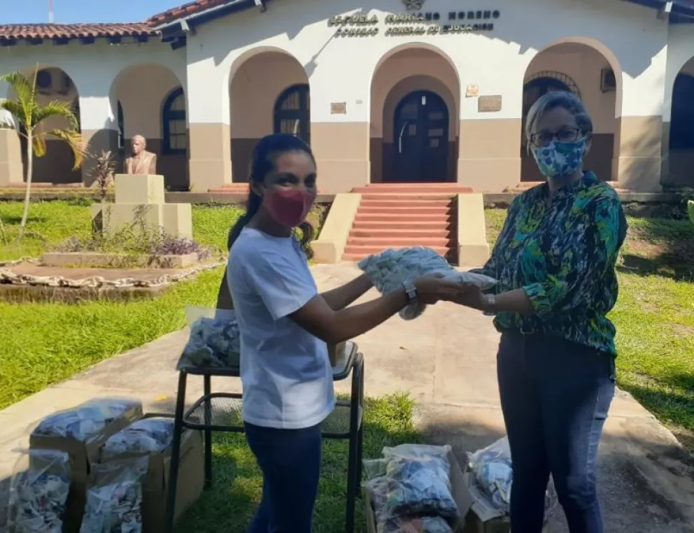 Entregaron más de 2.500 jabones a la Secretaría Escolar del Departamento Iguazú