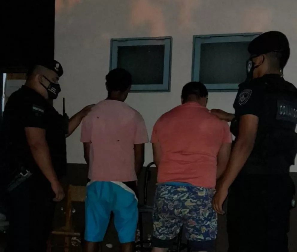 Apedrearon la casa de un hombre y lo atacaron a golpes: terminaron detenidos