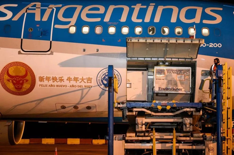 Argentina acordó con Sinopharm la compra de 2 millones de vacunas que llegarán este mes