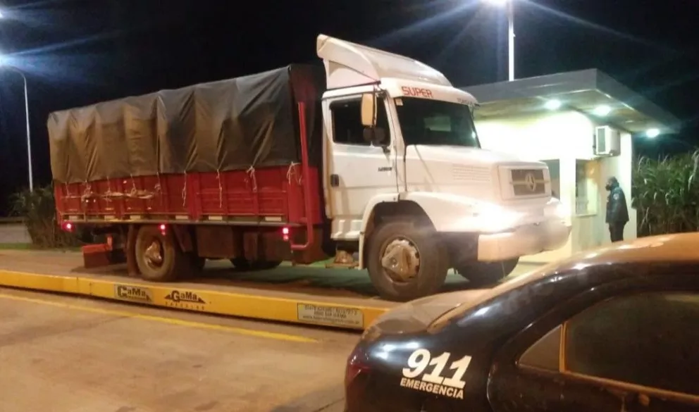 Retuvieron otro camión que transportaba toneladas de soja clandestina
