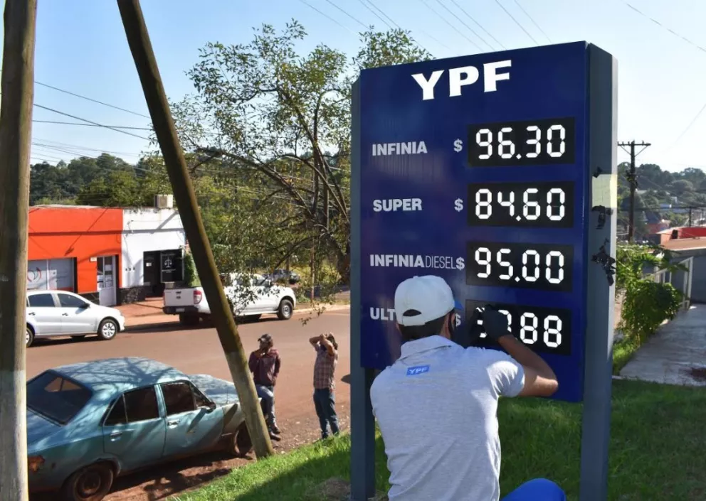 Los precios de los combustibles suben 6% en promedio esta medianoche