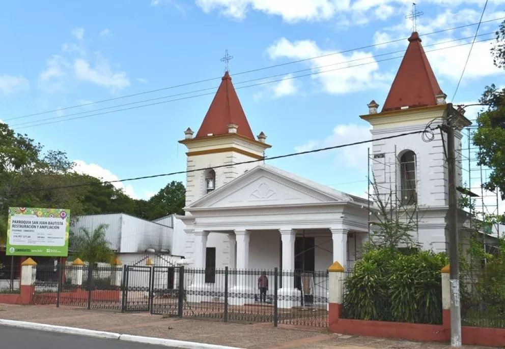 Continúa la restauración de la centenaria Parroquia "San Juan Bautista" de Ituzaingó