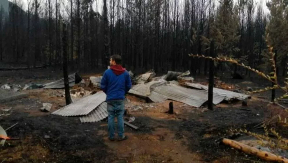 Otorgan beneficios excepcionales a la población afectada por los incendios en Chubut