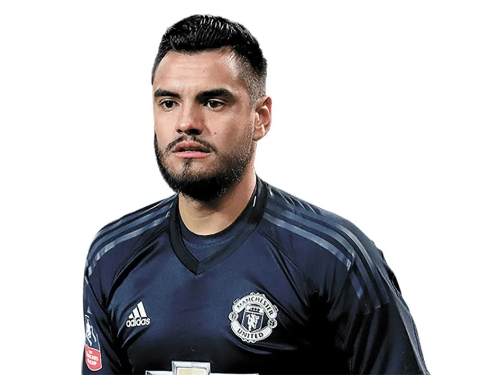 Chiquito Romero, con un pie afuera de Manchester United: puso la casa en venta