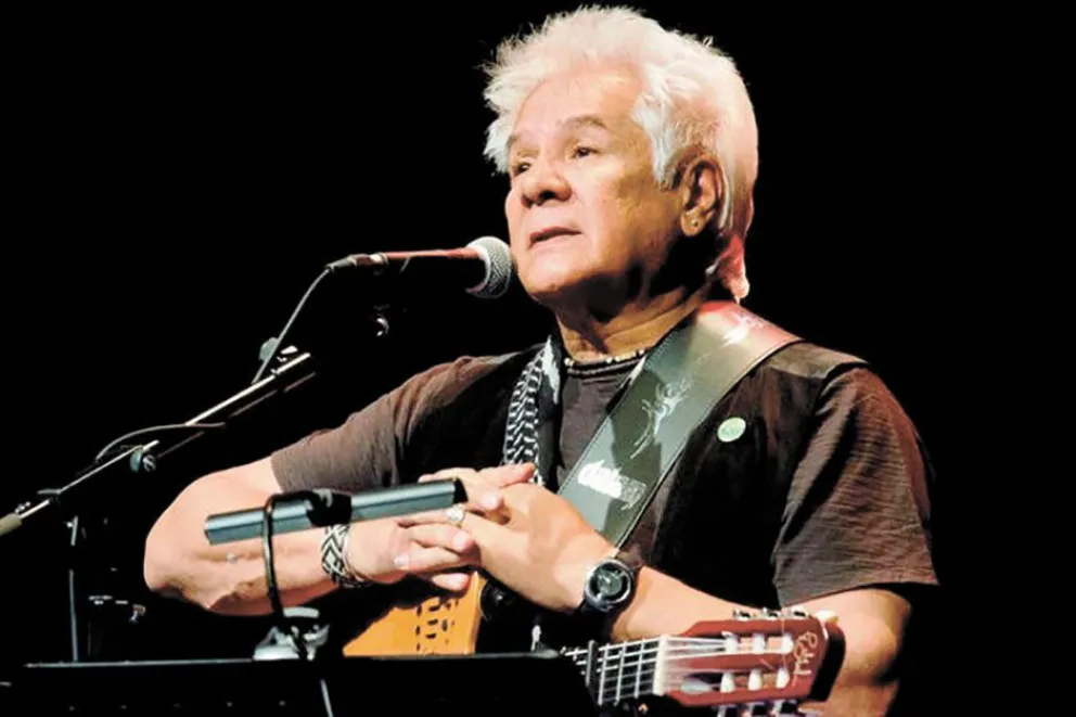 Víctor Heredia  y su himno en homenaje  a Madres