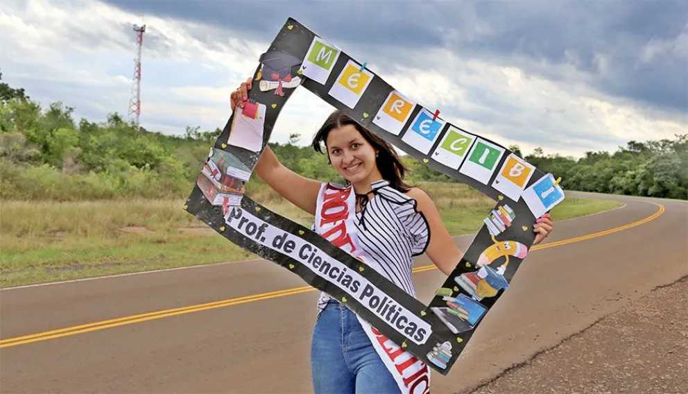 Se recibió tras una odisea para rendir la materia final