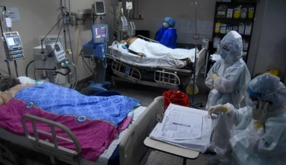 Cerca de 100 pacientes graves esperan un lugar en terapia intensiva en Paraguay