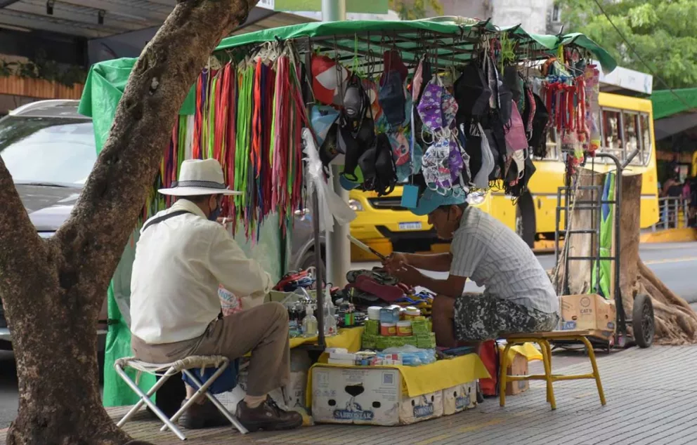 Más de 600 personas se dedican a la  venta ambulante en todo Posadas