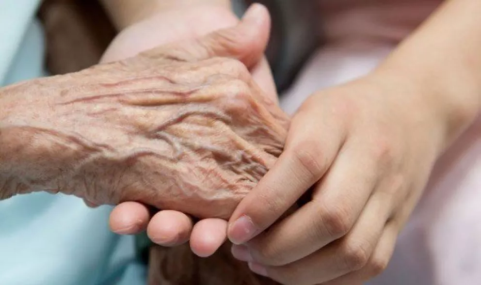 Testeo masivo en residencia tras dar positivo anciana de 94 años